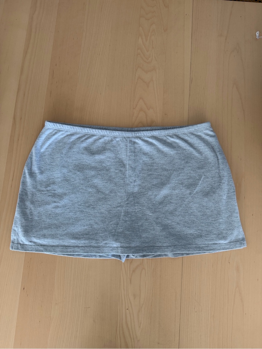 URBAN OUTFITTERS Women’s Light Gray Active Skort with Built-In Shorts